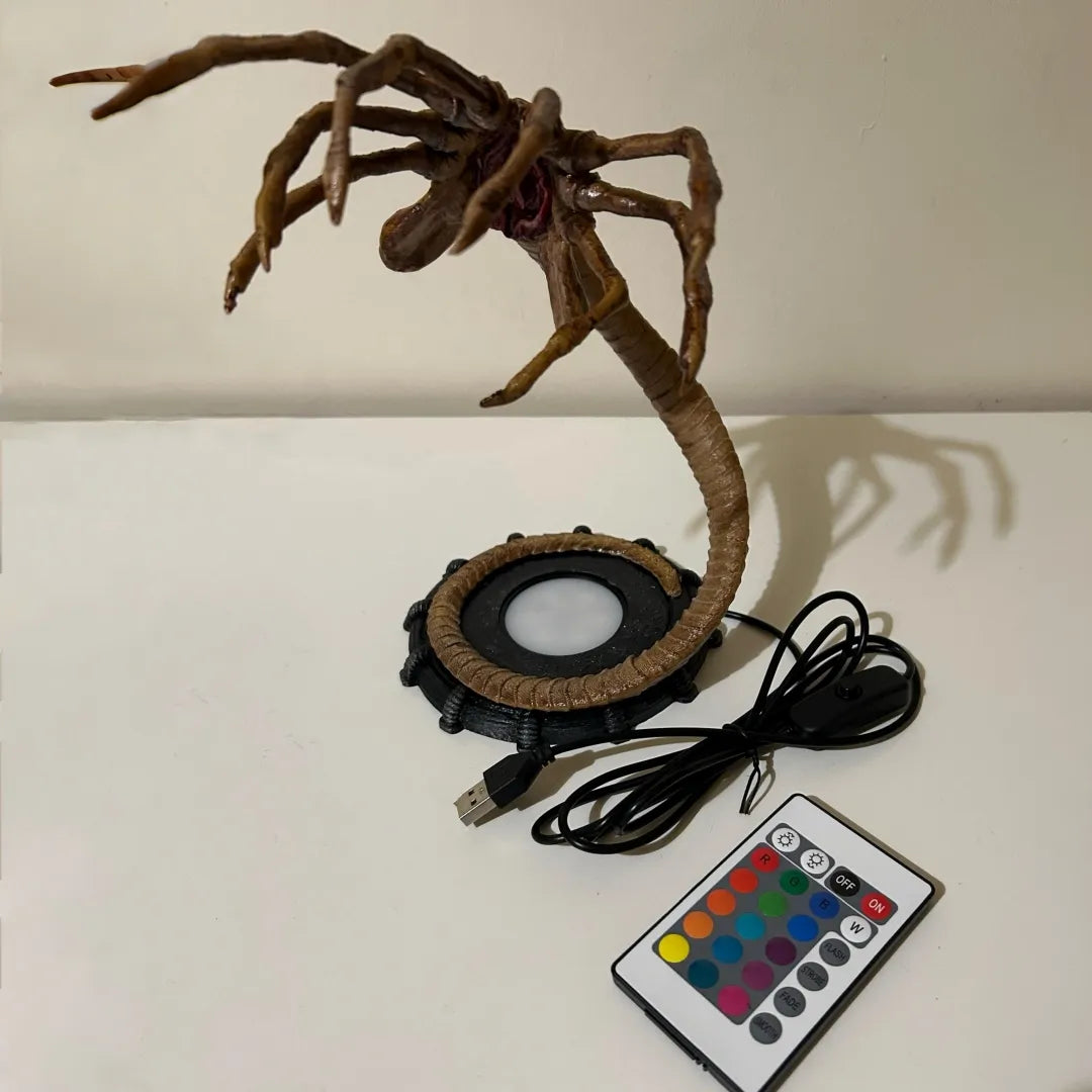 Alien Facehugger Lamp